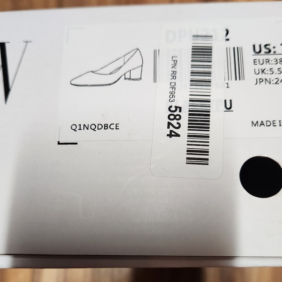 Black new Dream Pairs shoes size 7.5. Only tried them on once. - Picture 4 of 4